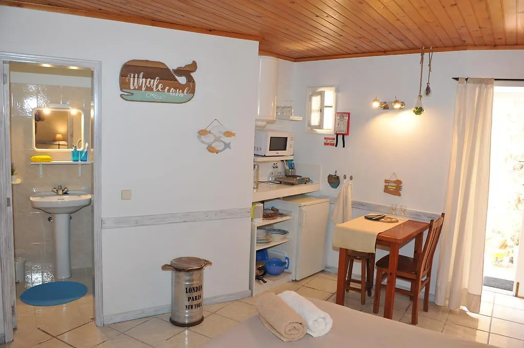 16 Porto Santo Apartments Homestay
