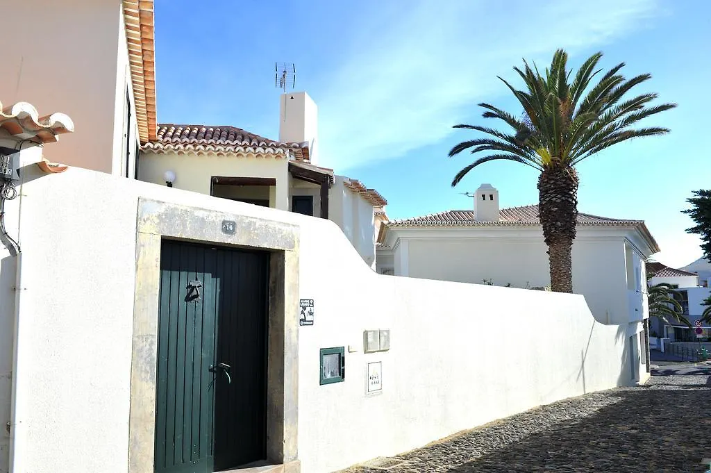 16 Porto Santo Apartments Homestay